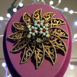 🌺Vintage Floral Brooch with Blue and Red Accents Gorgeous!